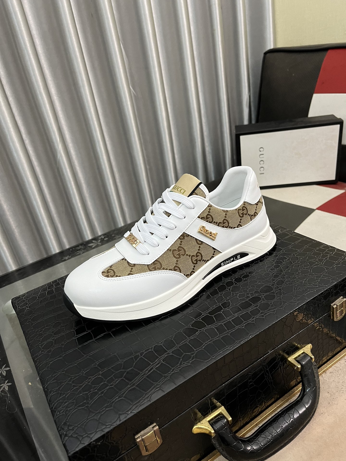 [TOP] GUCCI Men's SNEAKER-White and Brown
