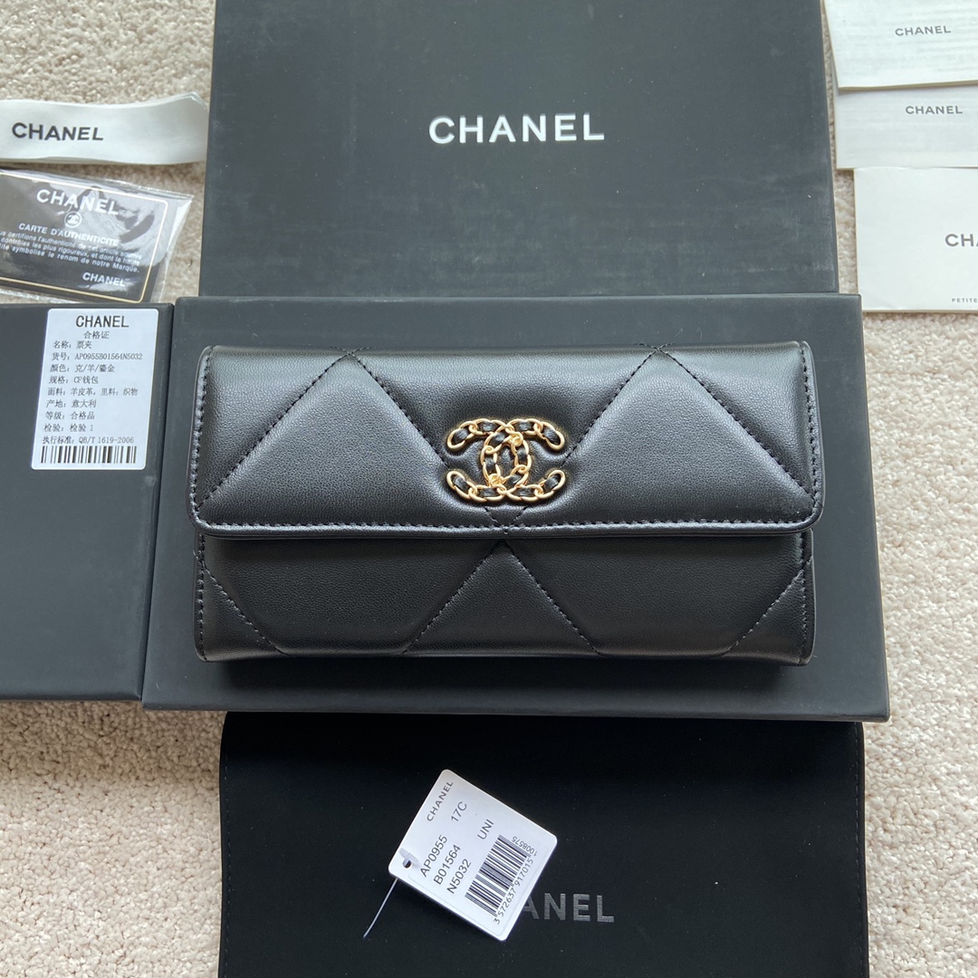 [TOP] CHANEL Wallet Lambskin 19×10.5×3cm - Black & GHW