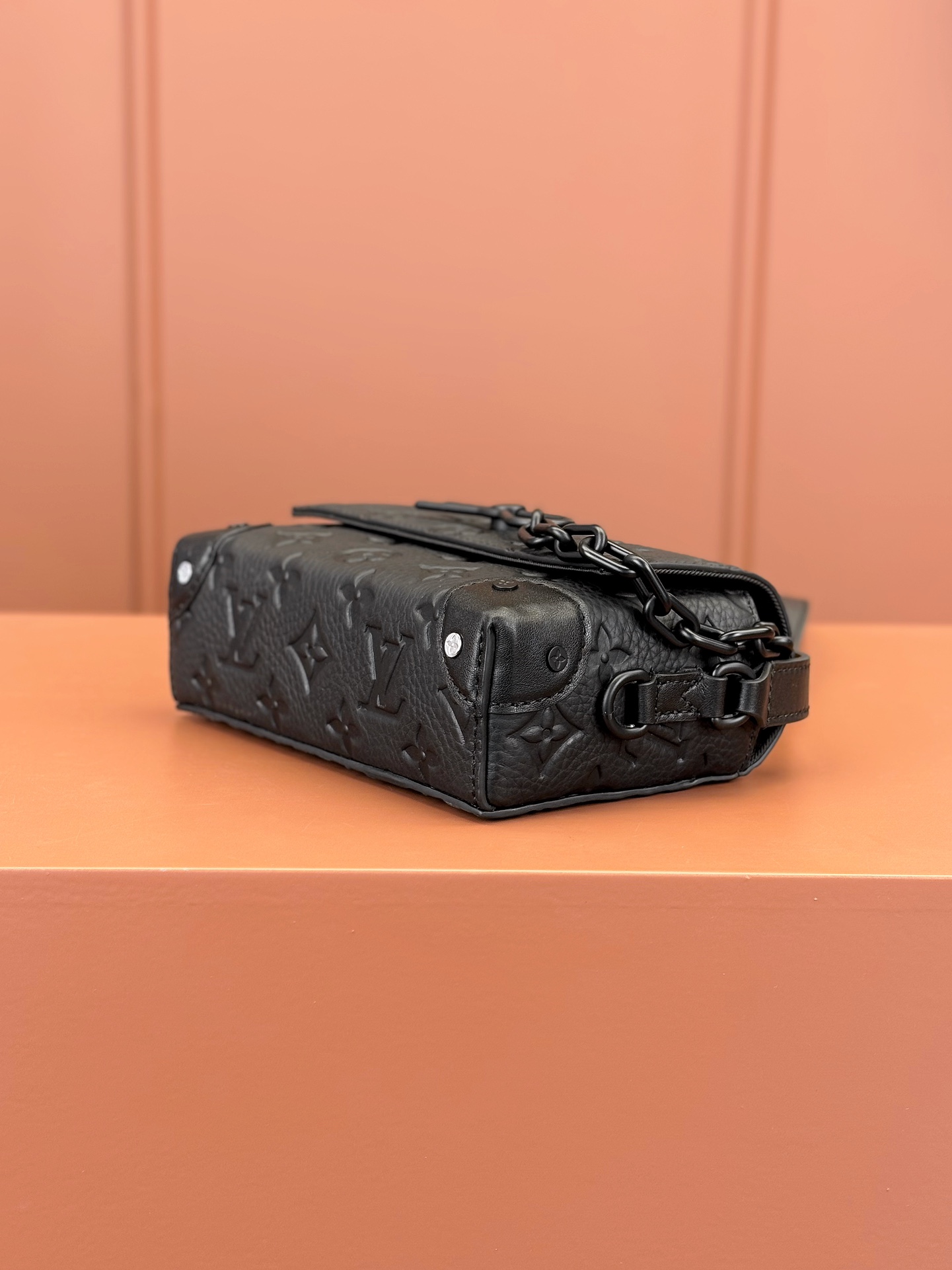 [TOP] Louis Vuitton LV Men's Bag 18x11x6.5cm - Black