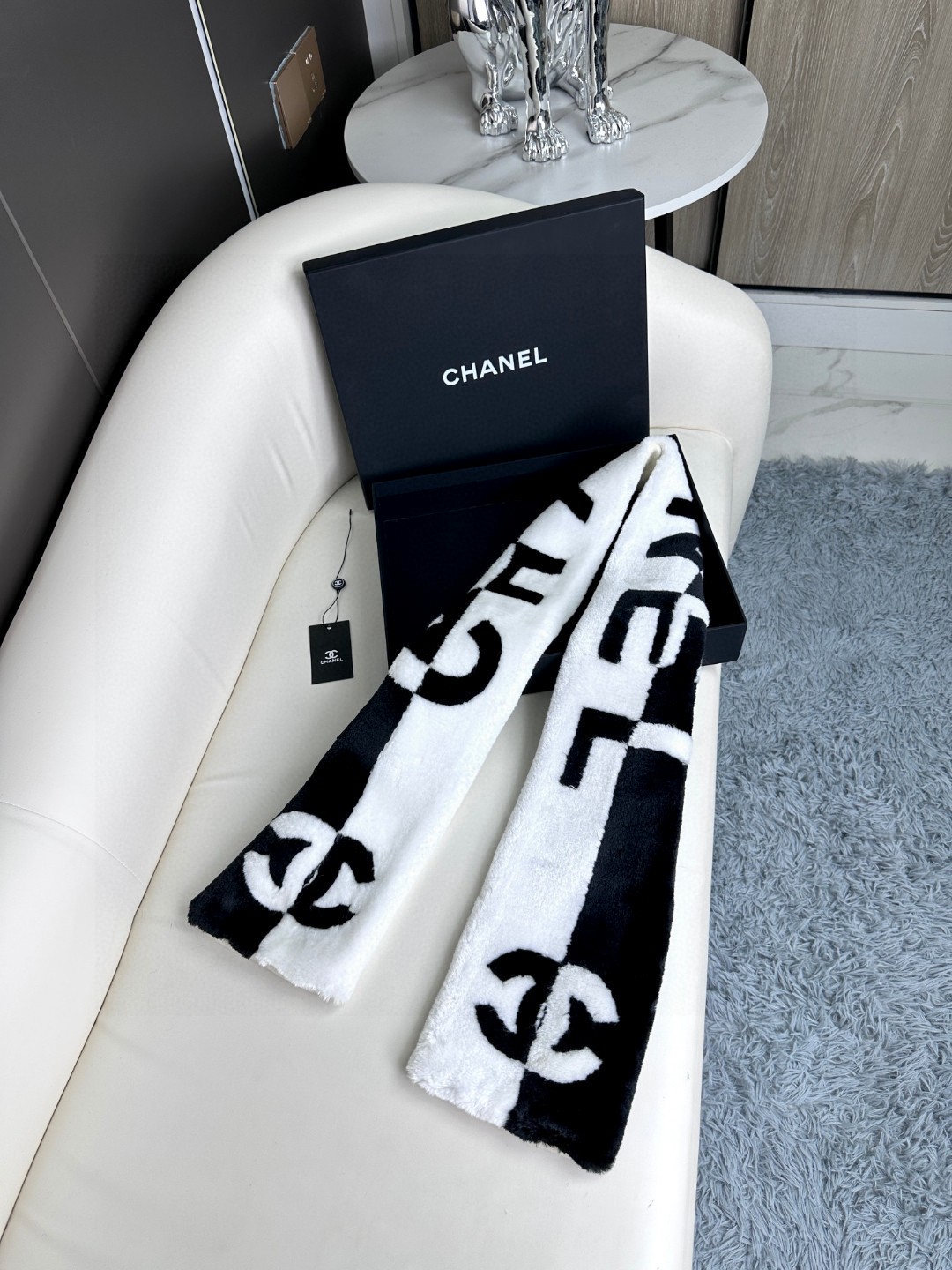 [TOP] CHANEL Scarf 20cm*120cm - White and Black