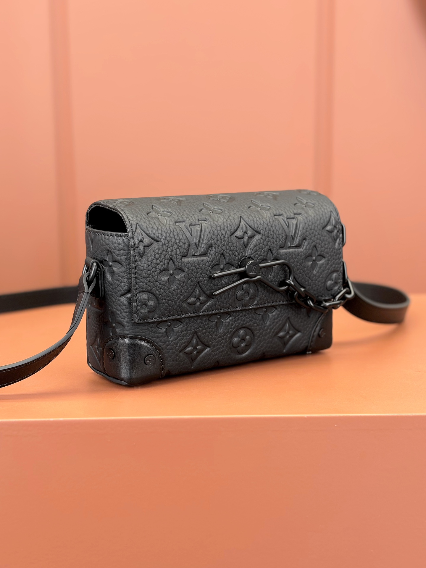 [TOP] Louis Vuitton LV Men's Bag 18x11x6.5cm - Black