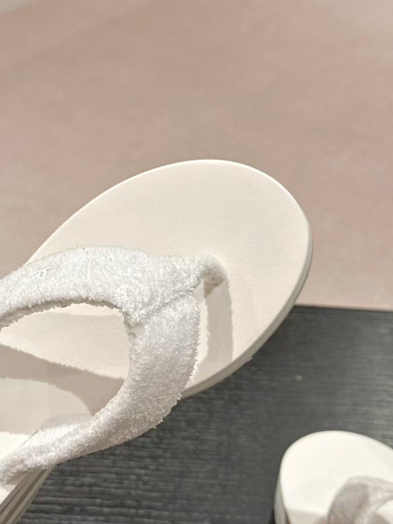 [TOP] CHANEL Logo Sliders - White