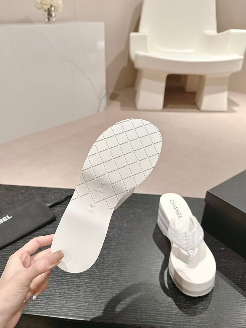 [TOP] CHANEL Logo Sliders - White