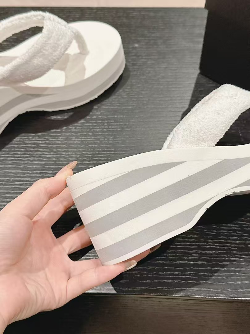 [TOP] CHANEL Logo Sliders - White