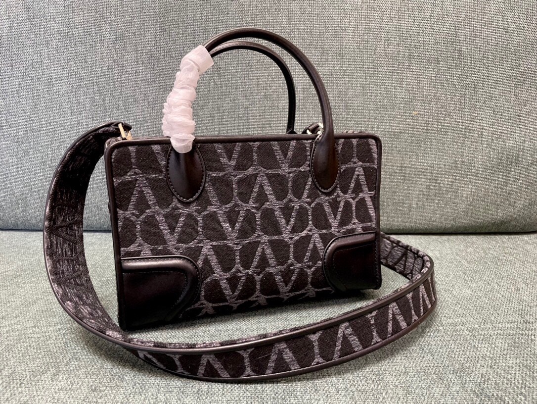 [TOP] VALENTINO La Quatrième Small Shopping Bag 28x19x12cm - 2 Color