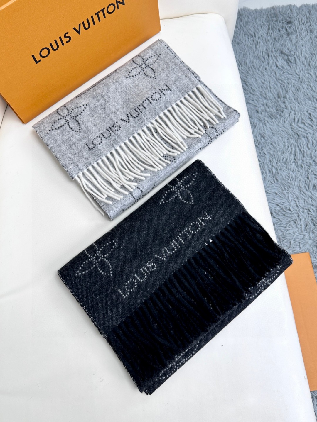 [TOP] Louis Vuitton LV Wool Scarf 196x28cm - 2 Color