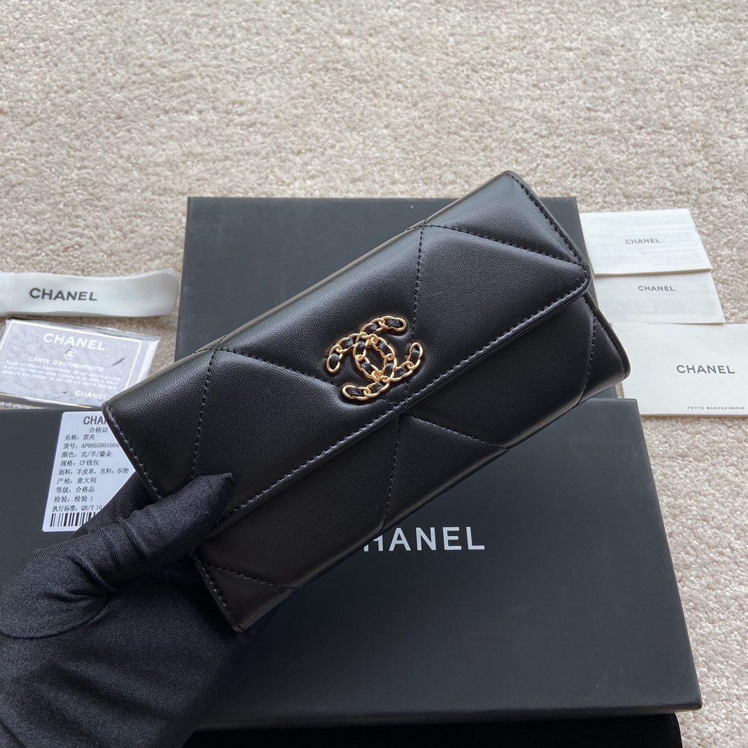 [TOP] CHANEL Wallet Lambskin 19×10.5×3cm - Black & GHW