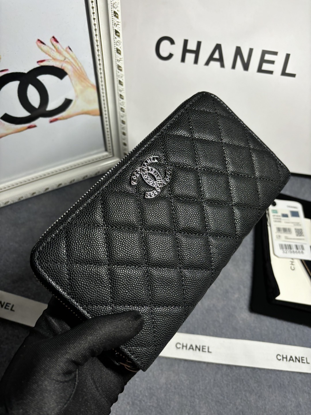 [TOP] CHANEL Hollow Letter CC Zipper Wallet 10.4x19.4x2.5cm - Black