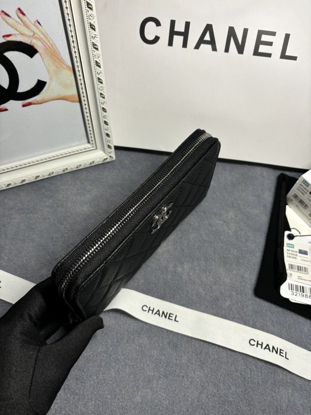 [TOP] CHANEL Hollow Letter CC Zipper Wallet 10.4x19.4x2.5cm - Black
