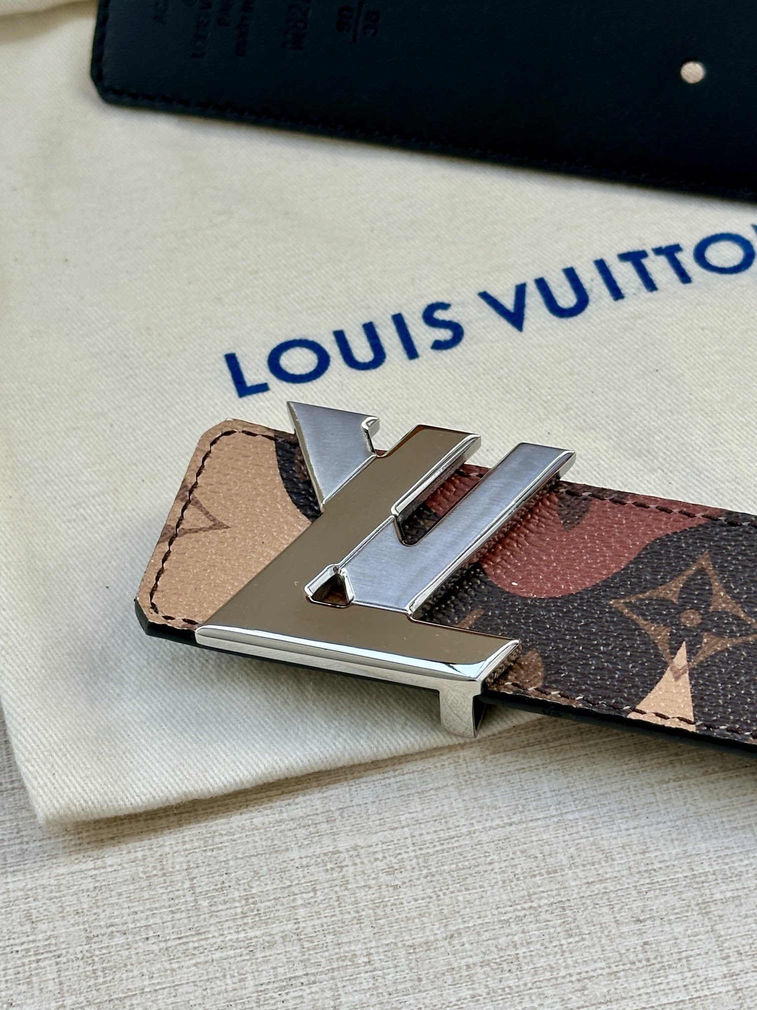 [TOP] Louis Vuitton LV Initiales Reversible Belt - 4.0CM