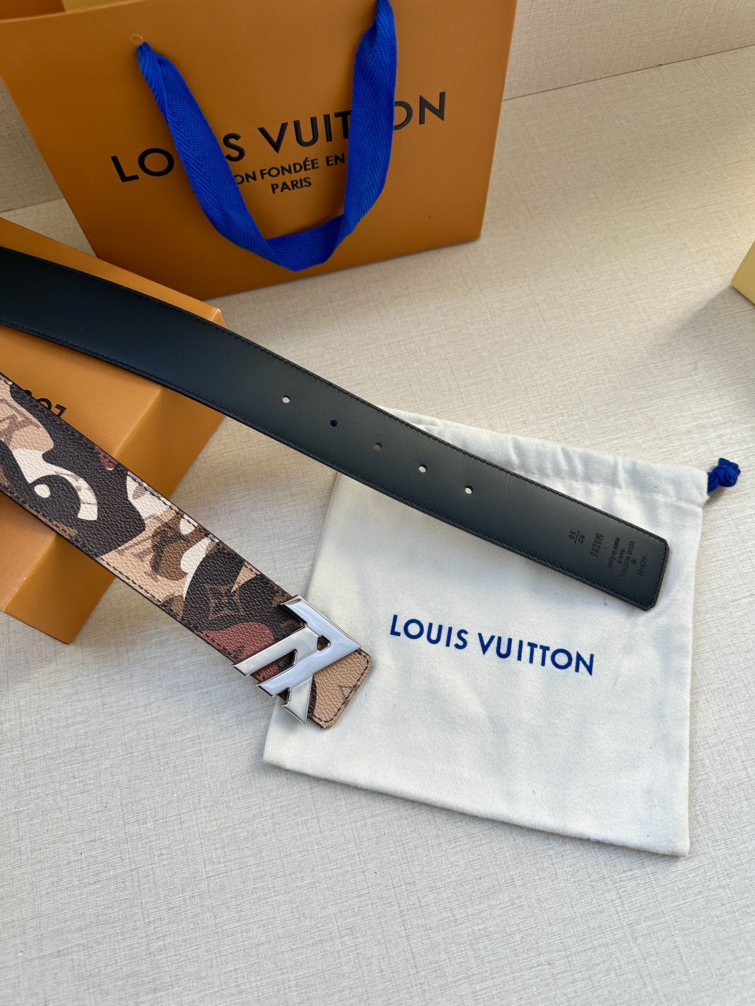 [TOP] Louis Vuitton LV Initiales Reversible Belt - 4.0CM