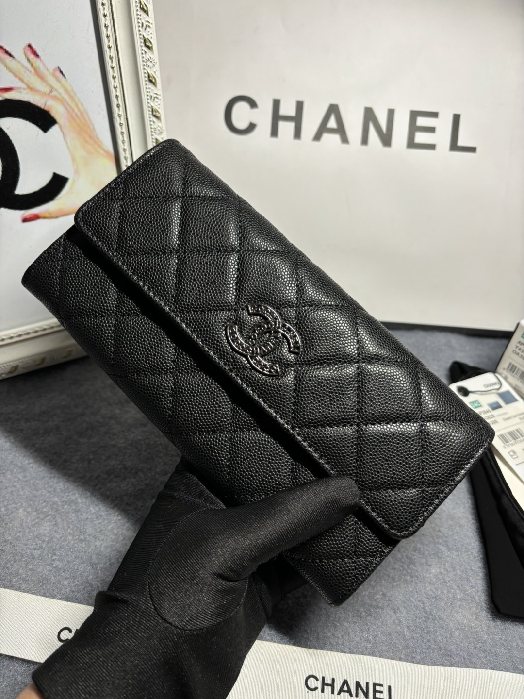 [TOP] CHANEL Hollow Letter CC Flap Wallet 10.4x19.4x3cm - Black