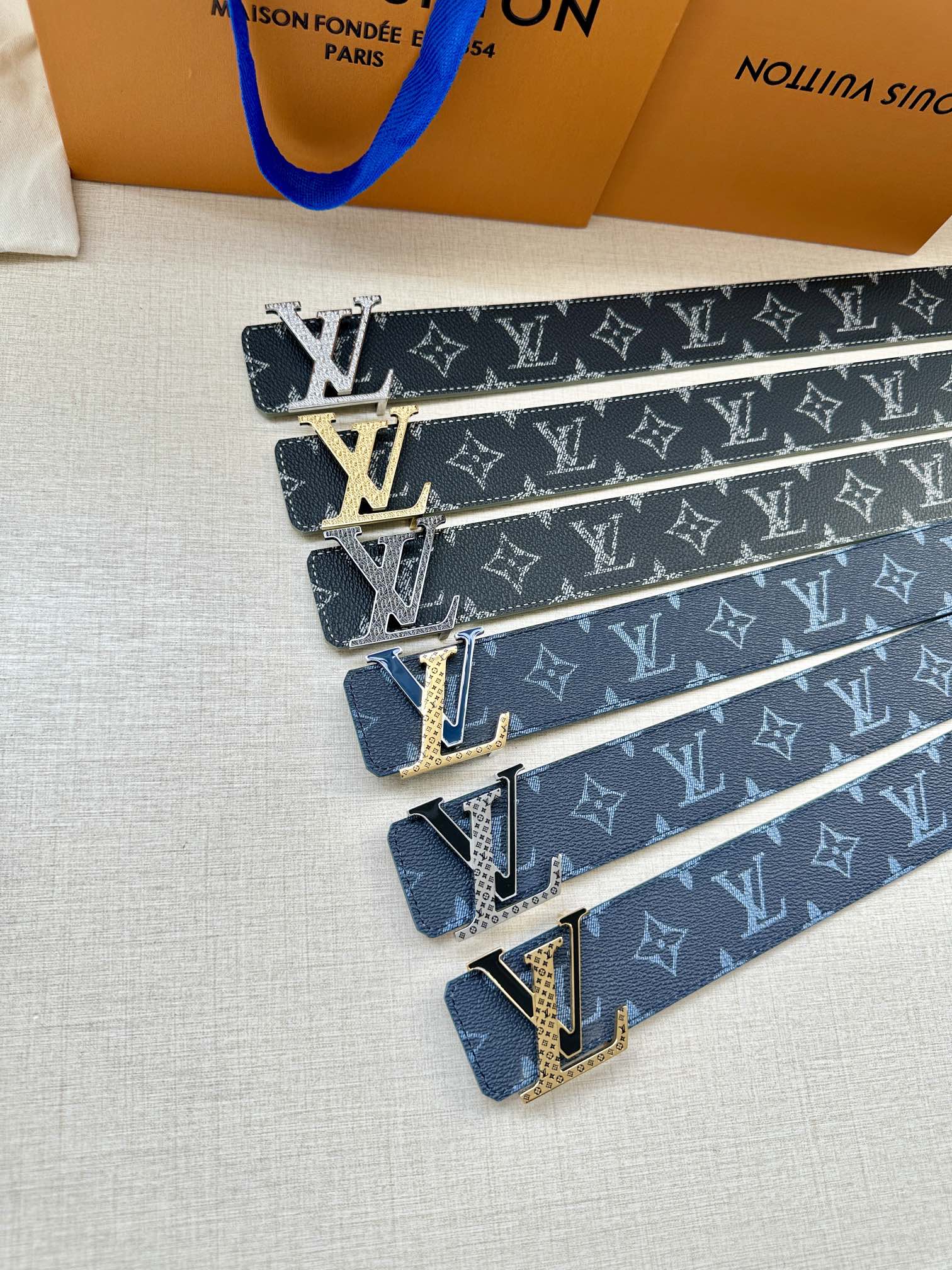 [TOP] Louis Vuitton LV Initiales Reversible Belt - 4.0CM