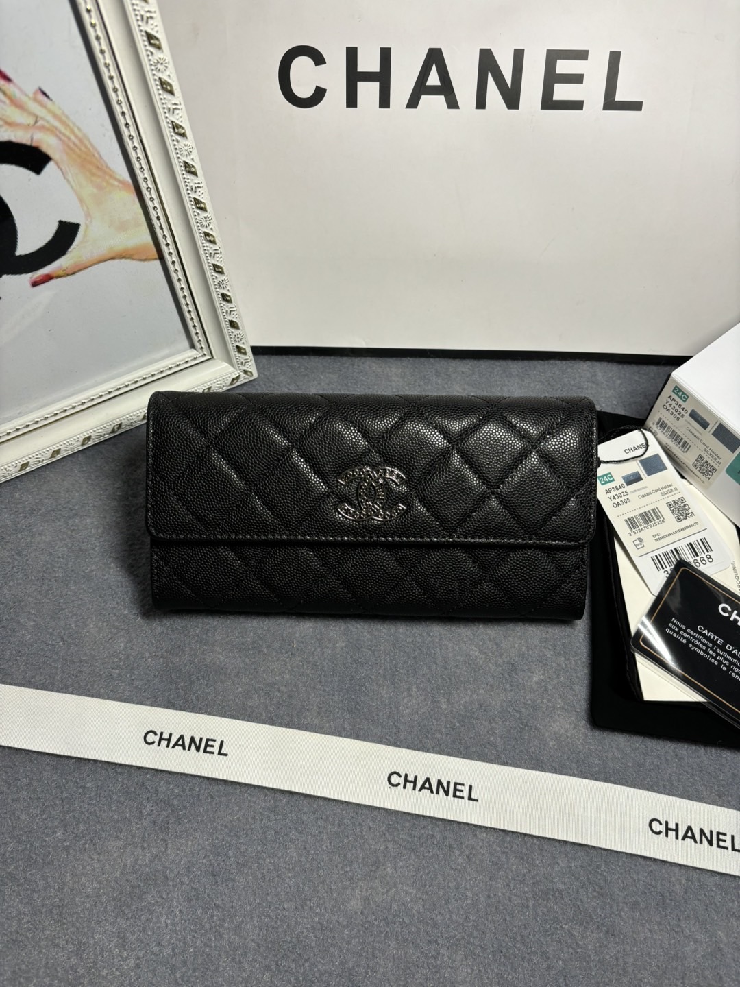 [TOP] CHANEL Hollow Letter CC Flap Wallet 10.4x19.4x3cm - Black