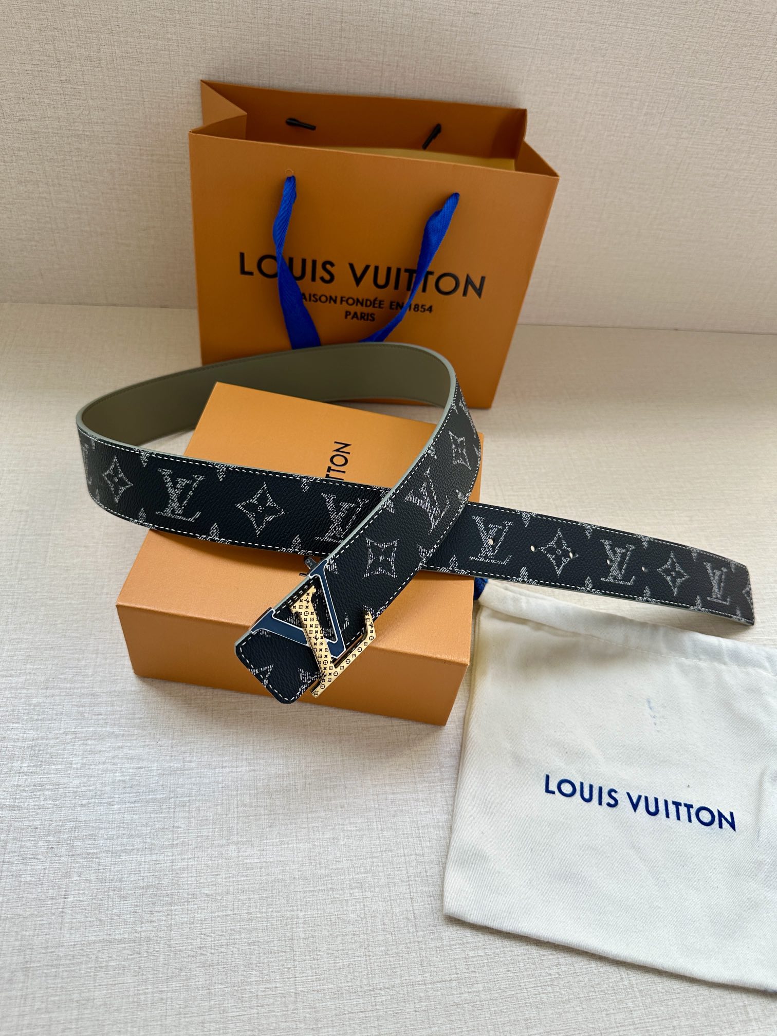 [TOP] Louis Vuitton LV Initiales Reversible Belt - 4.0CM