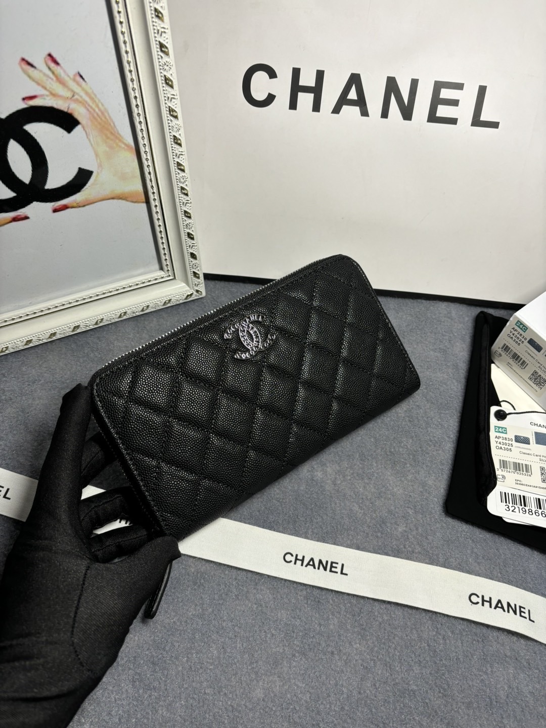 [TOP] CHANEL Hollow Letter CC Zipper Wallet 10.4x19.4x2.5cm - Black