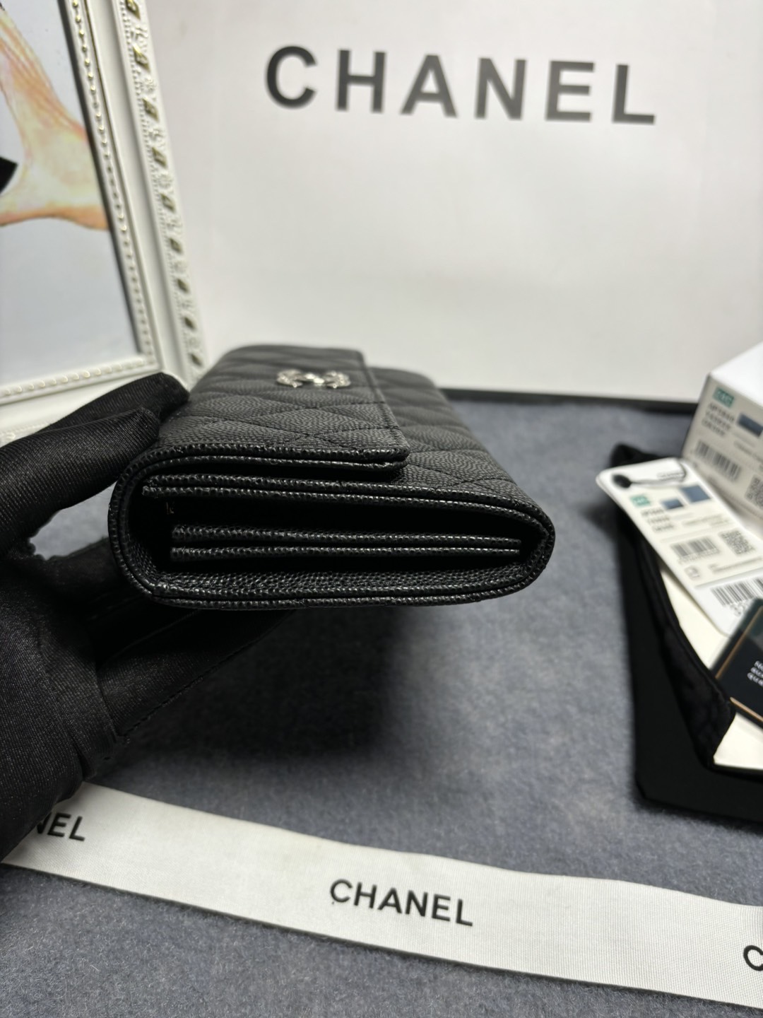 [TOP] CHANEL Hollow Letter CC Flap Wallet 10.4x19.4x3cm - Black