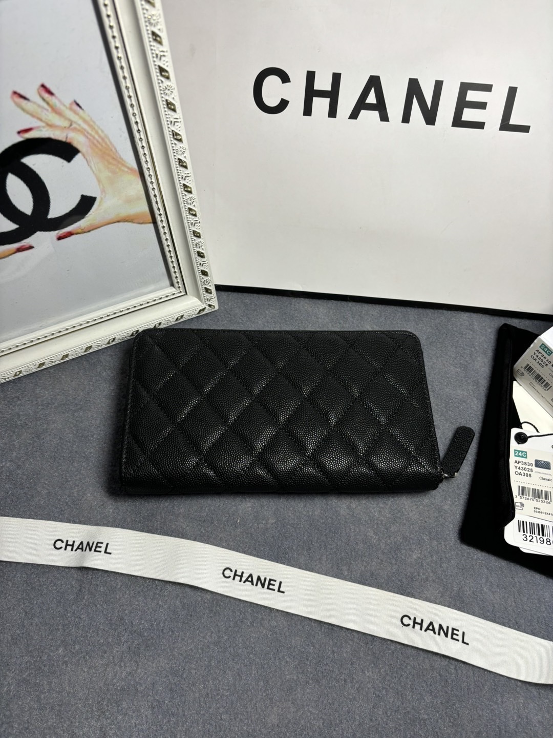 [TOP] CHANEL Hollow Letter CC Zipper Wallet 10.4x19.4x2.5cm - Black
