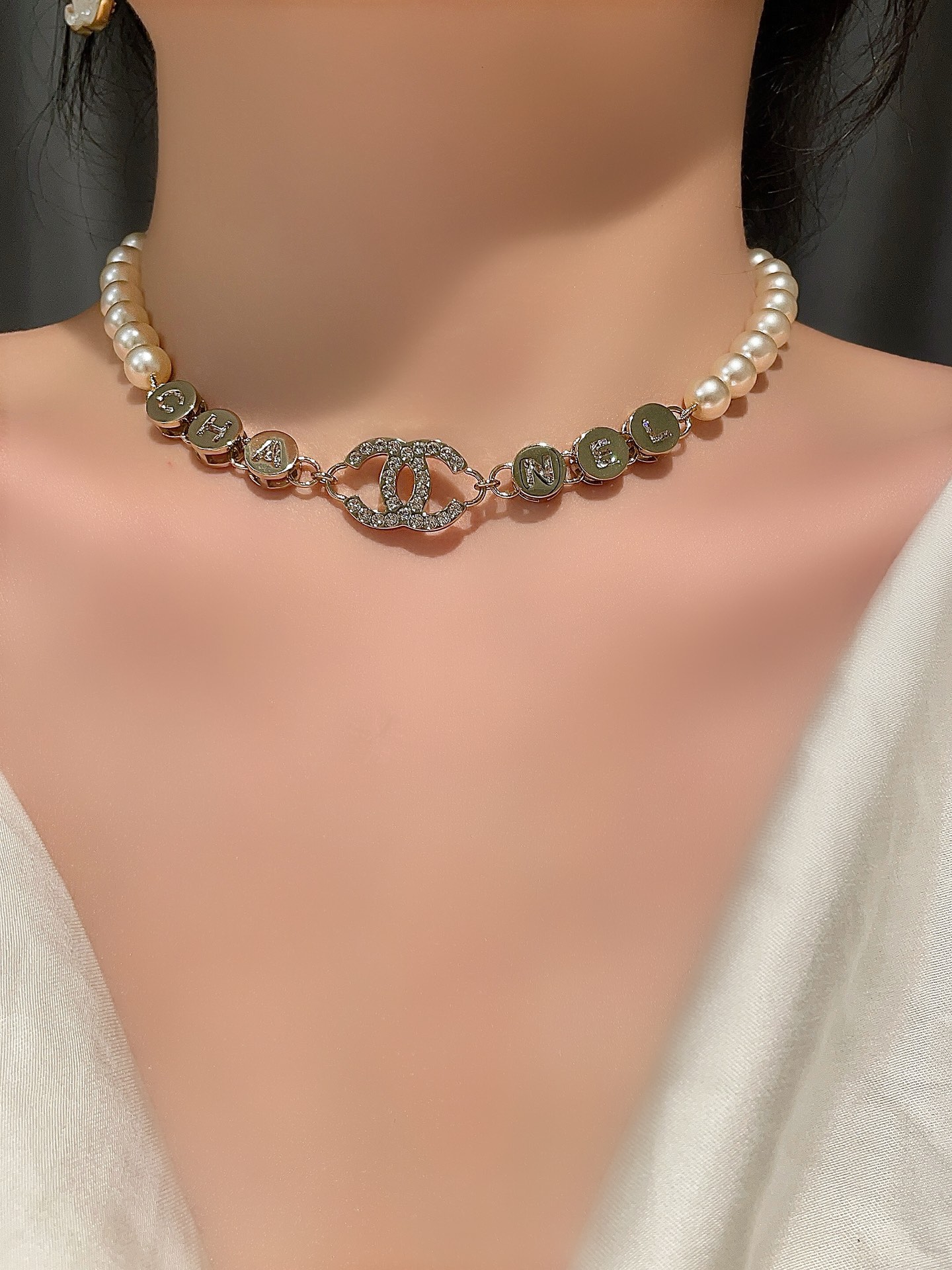 [TOP] CHANEL Pearl Necklaces - Gold