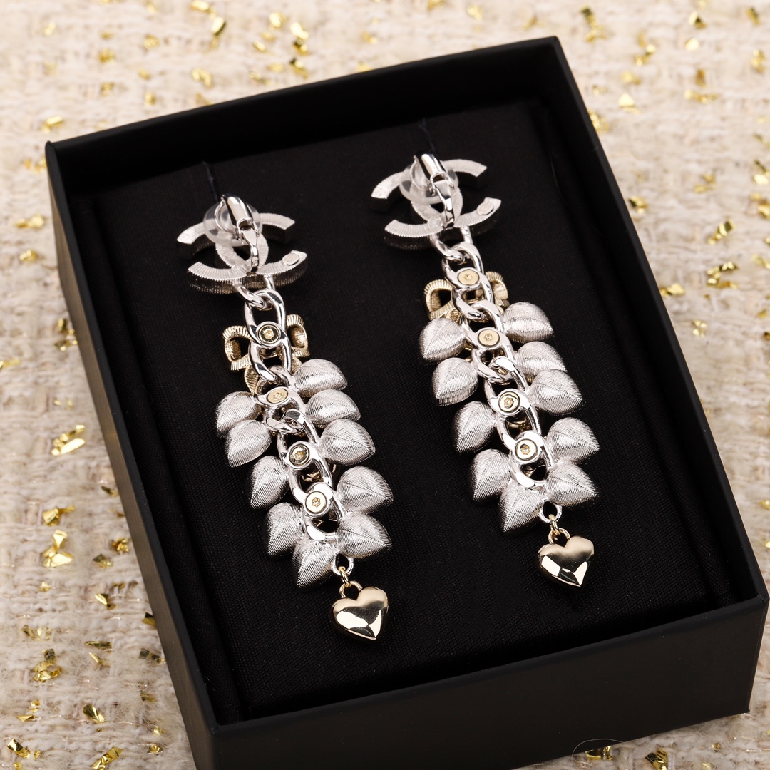 [TOP] CHANEL Butterfly Earrings - Silver