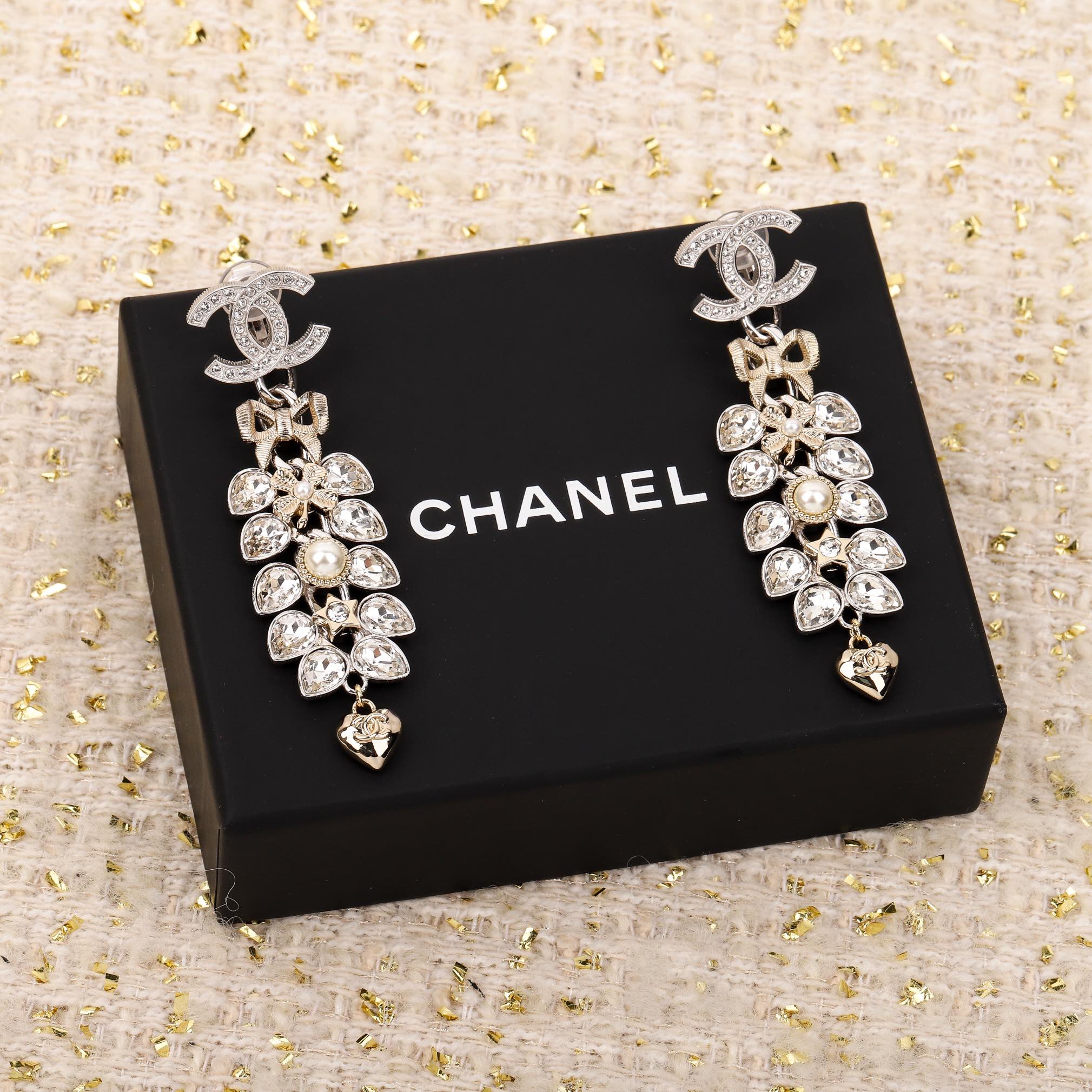 [TOP] CHANEL Butterfly Earrings - Silver