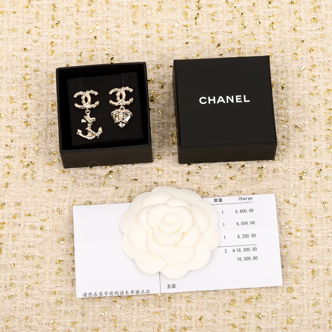 [TOP] CHANEL CC  Earrings - Gold