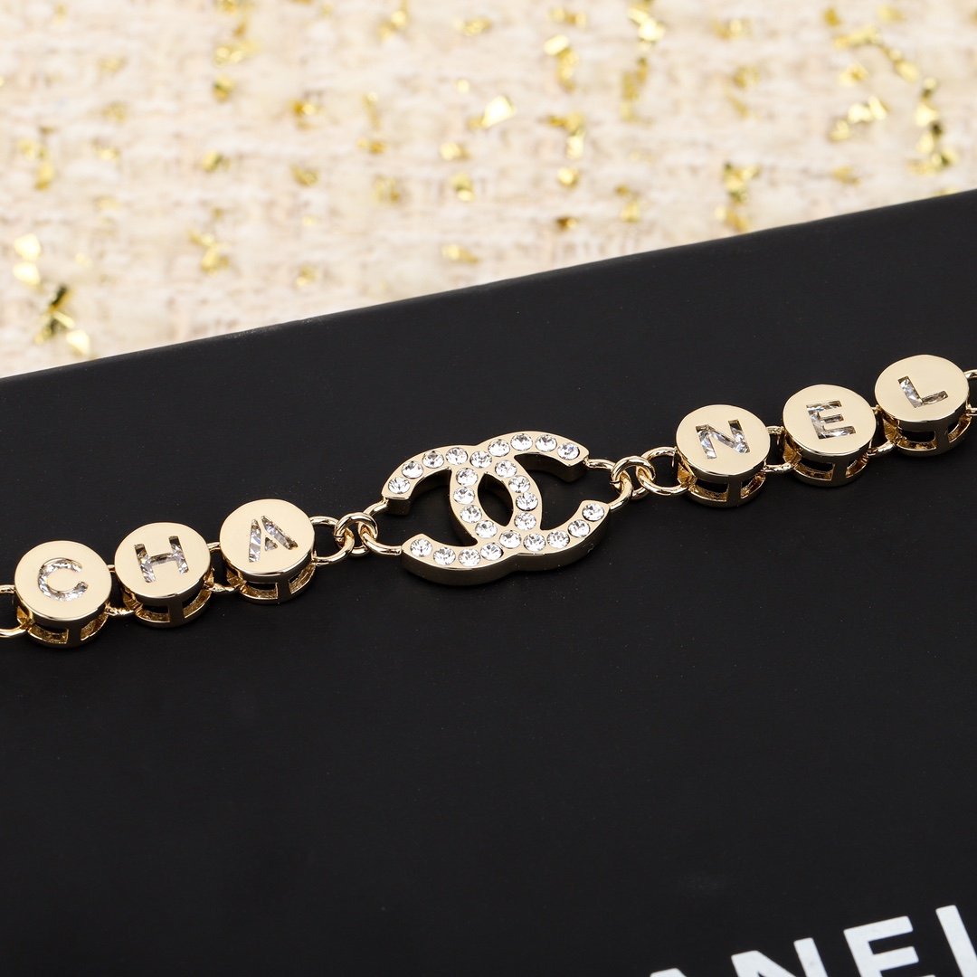 [TOP] CHANEL Pearl Necklaces - Gold