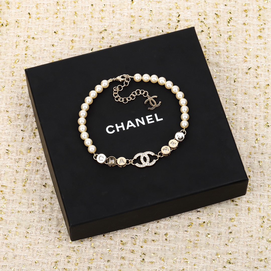 [TOP] CHANEL Pearl Necklaces - Gold