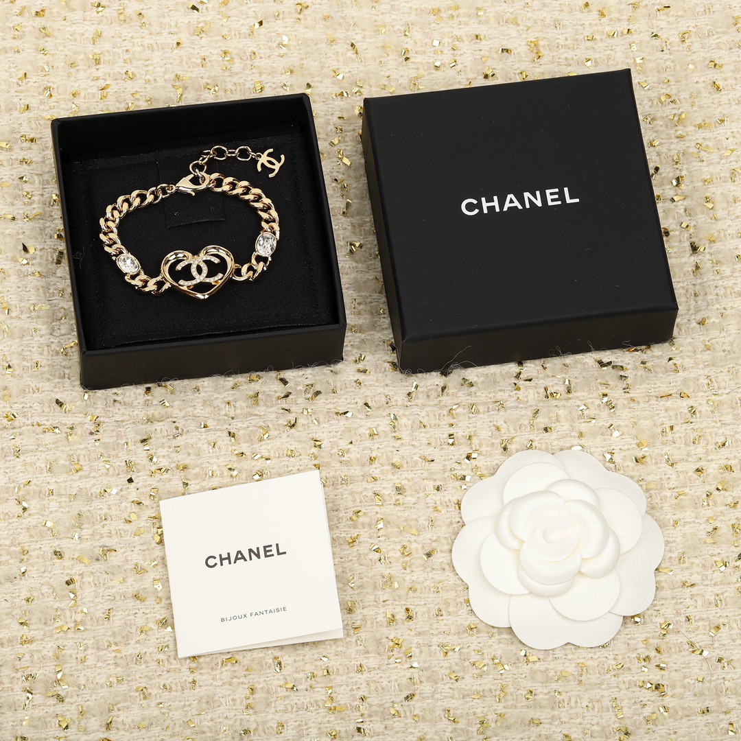 [TOP] CHANEL Love Bracelet - Gold