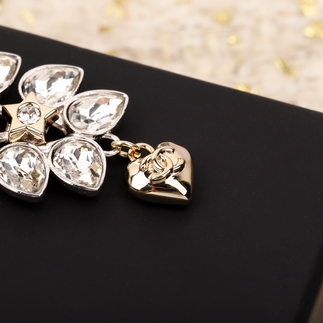 [TOP] CHANEL Butterfly Earrings - Silver