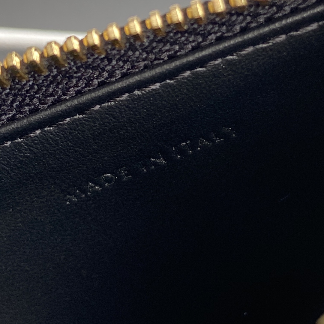 [TOP] CELINE Triomphe Calf Leather Palm Lines Zippered Card Holder 11x7.5cm - Black & GHW
