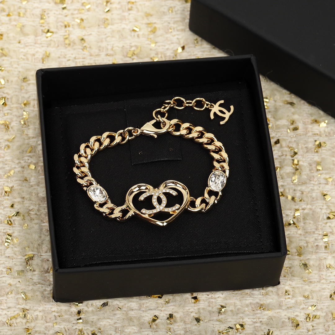 [TOP] CHANEL Love Bracelet - Gold