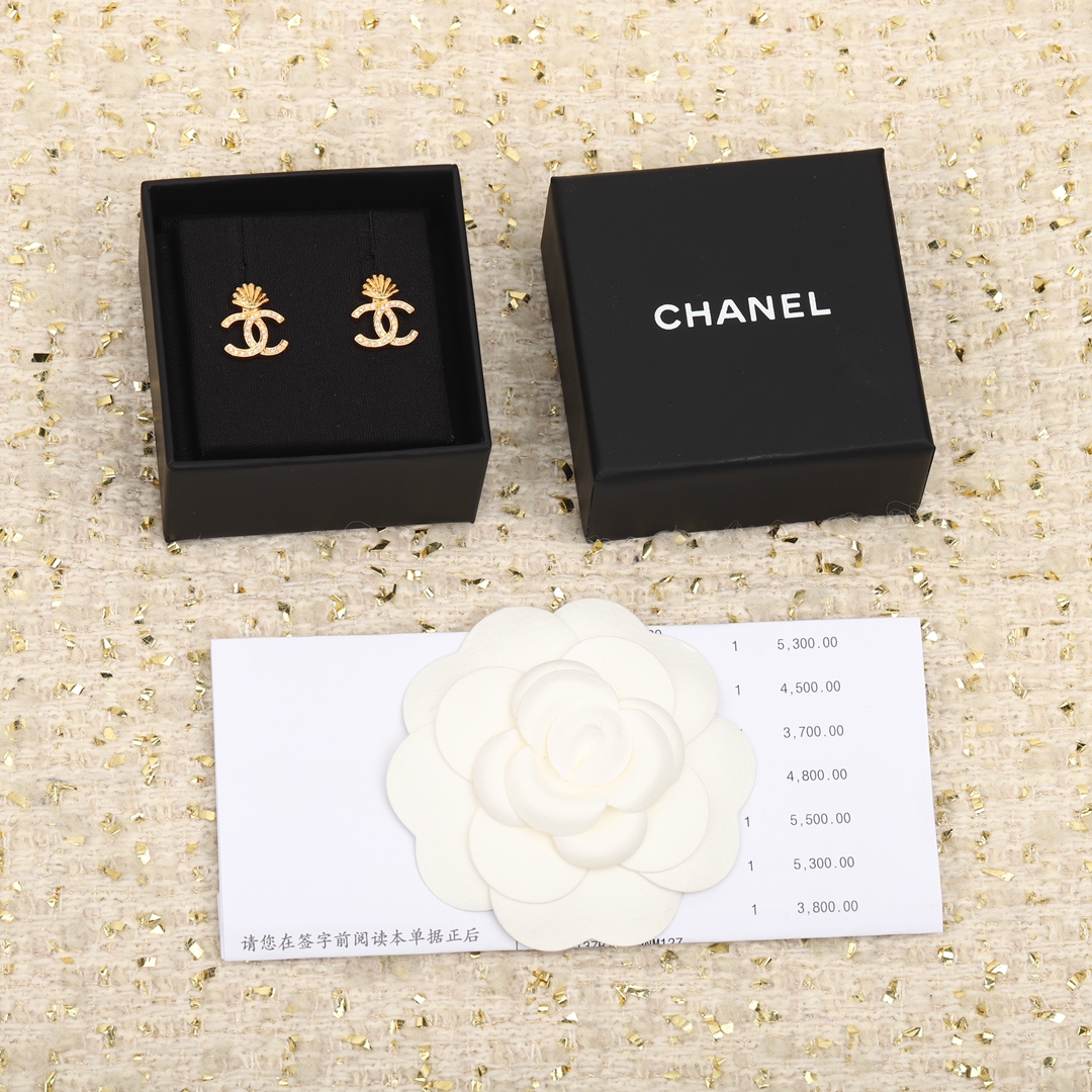[TOP] CHANEL CC Sea Shell  Earrings - Gold