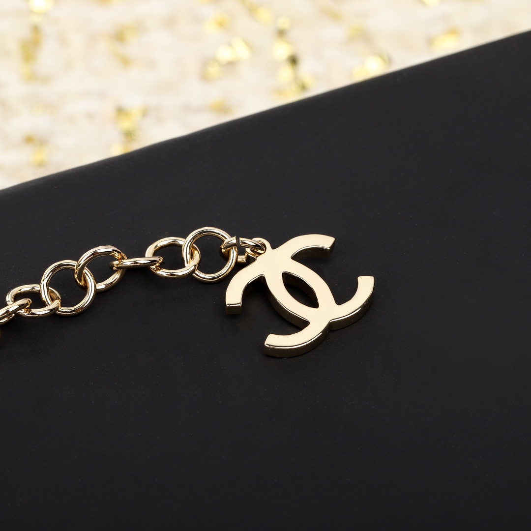 [TOP] CHANEL Pearl Necklaces - Gold