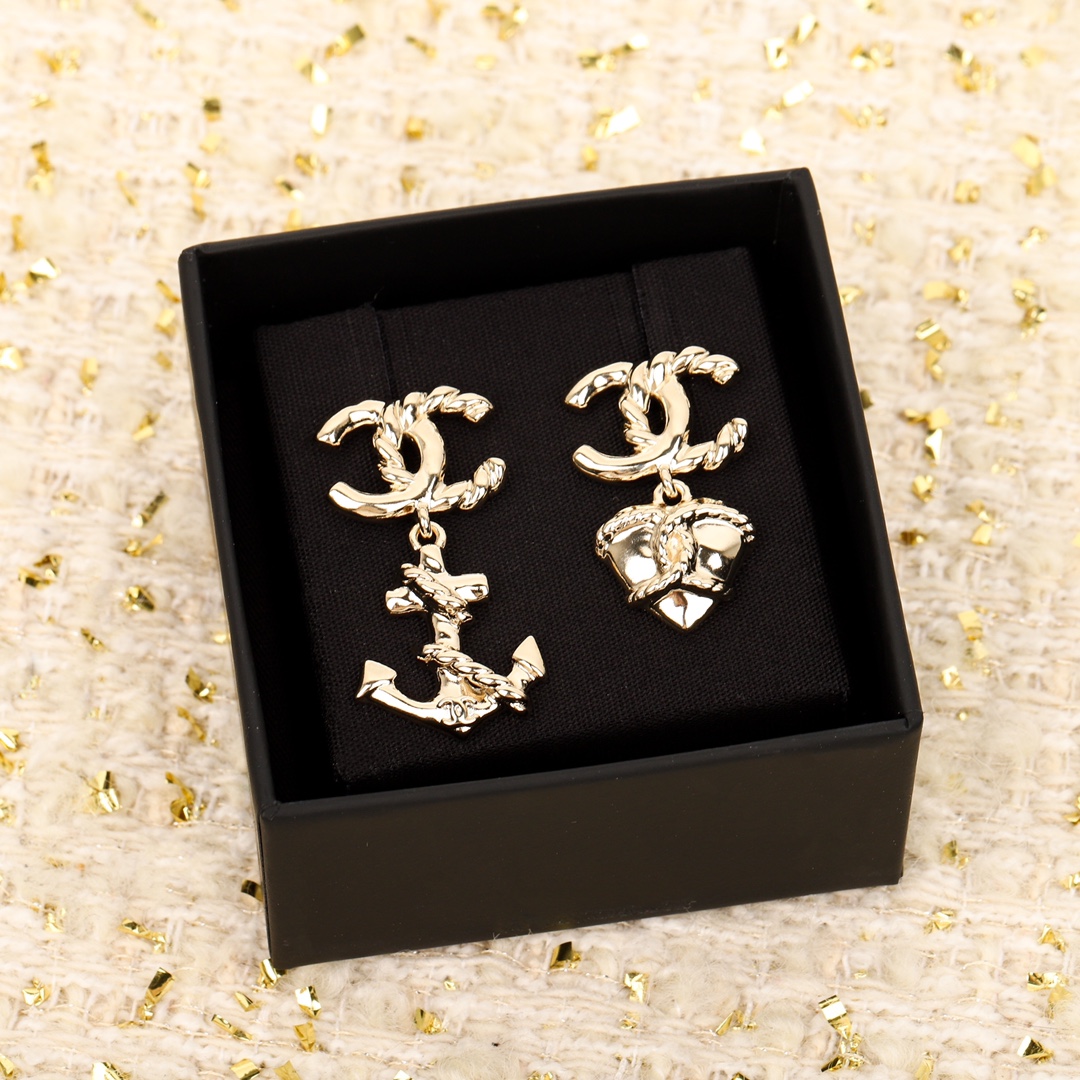 [TOP] CHANEL CC  Earrings - Gold