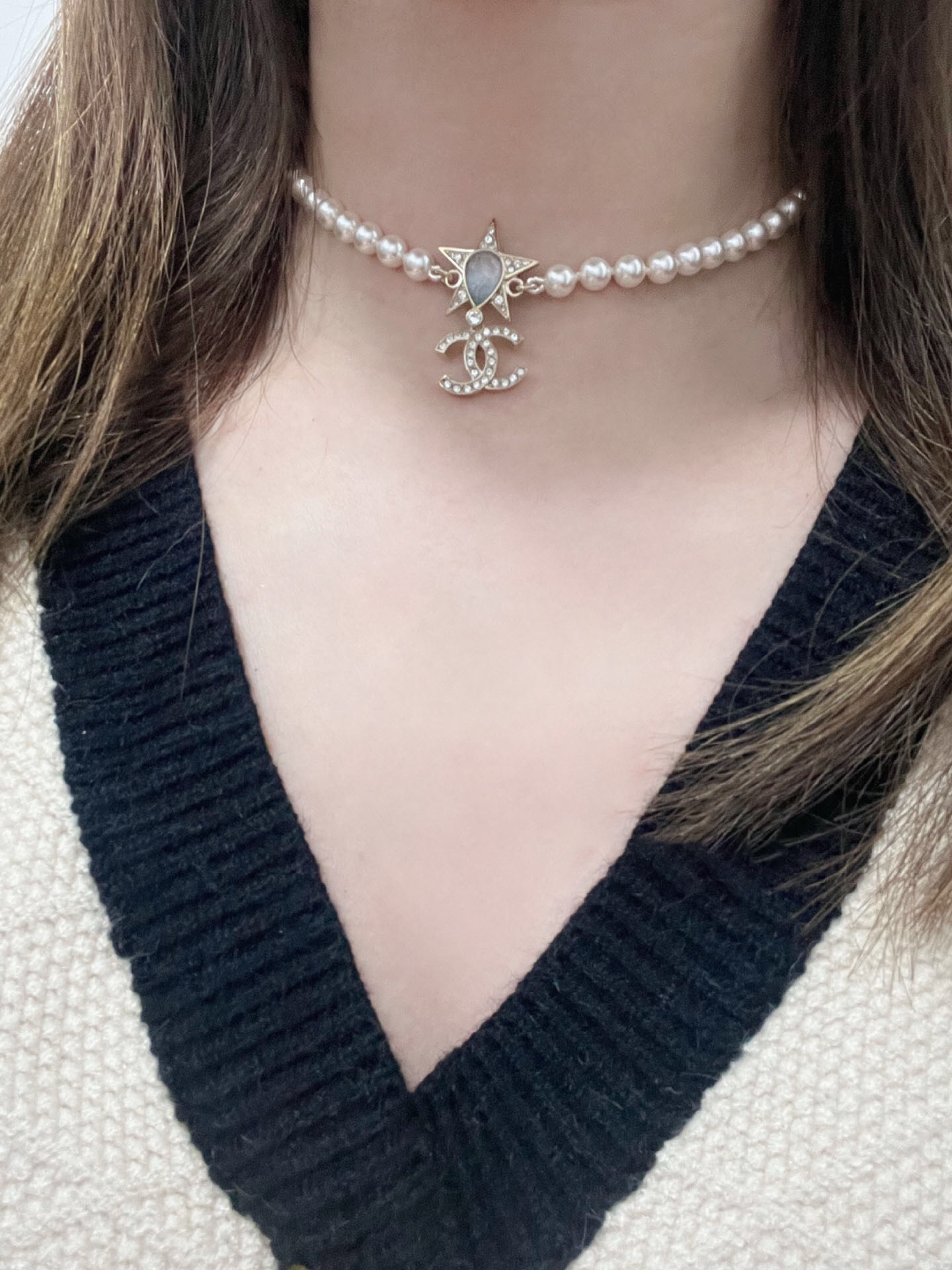 [TOP] CHANEL CC Five-Pointed Star Necklace - White