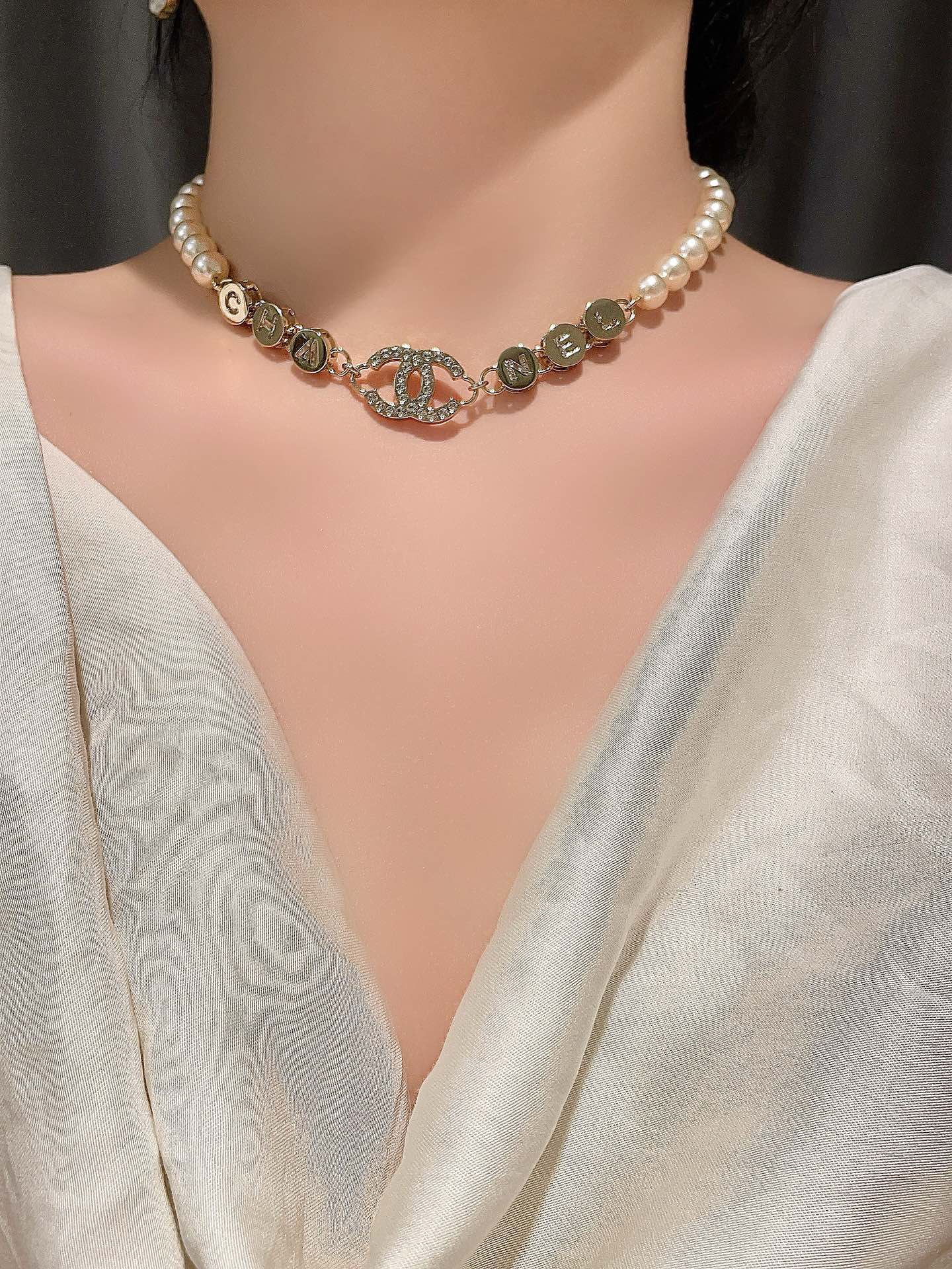 [TOP] CHANEL Pearl Necklaces - Gold