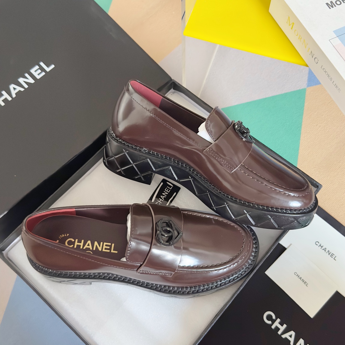 [TOP] CHANEL Love Loafers Cowhide - 2 Colors