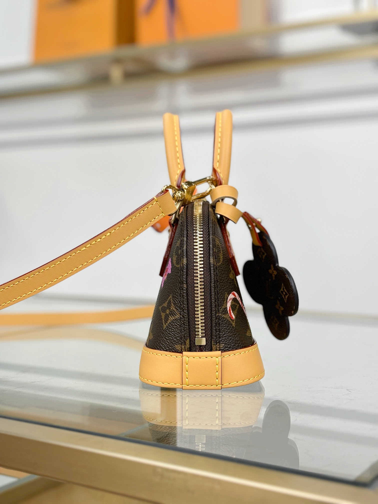 [TOP] Louis Vuitton LV Christmas Limited NANO ALMA Bag 18x12x8cm - Brown