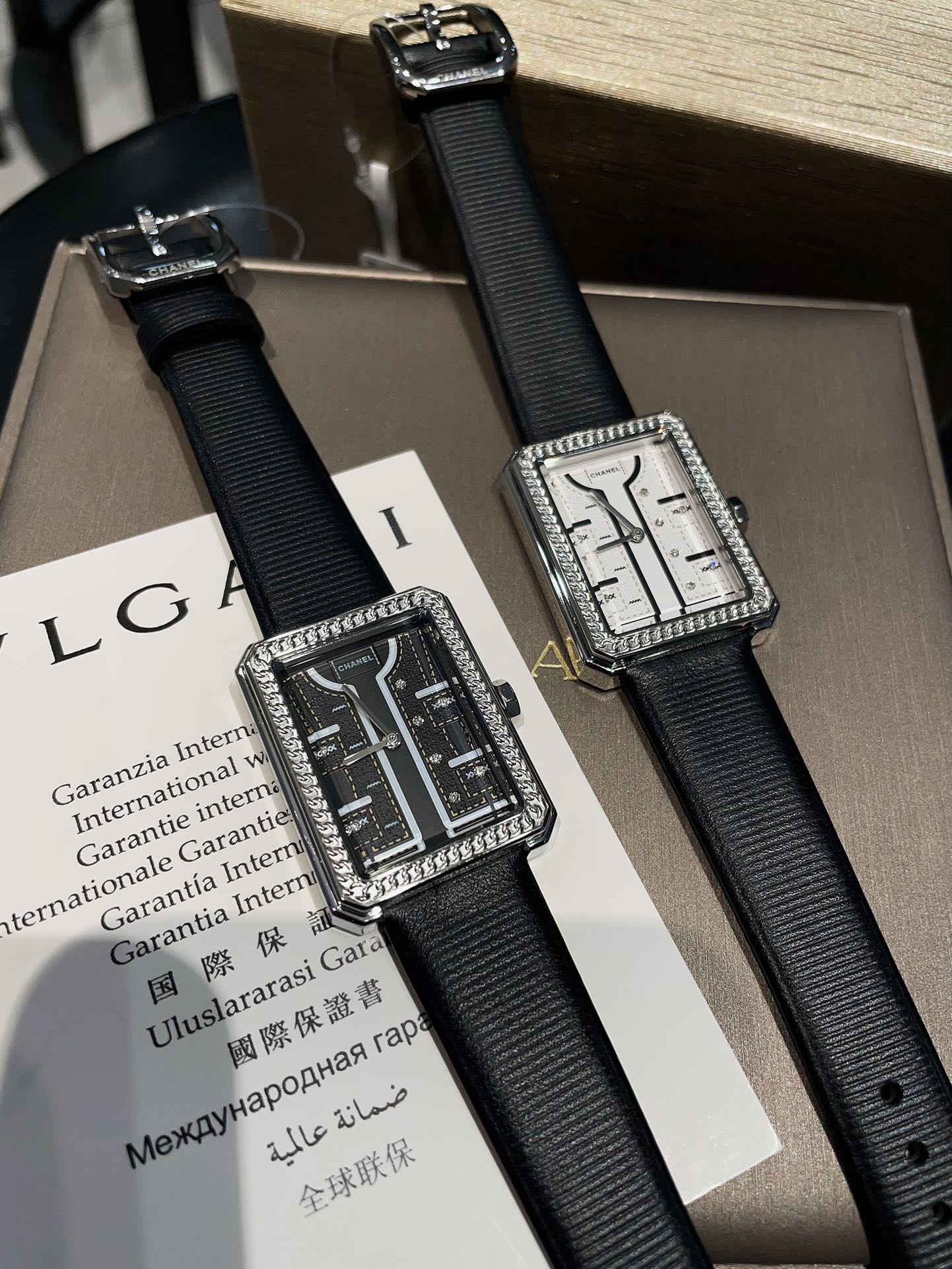 [TOP] CHANEL BOY•FRIEND Ladies Watch 34.6*26.7mm - 2 Colors