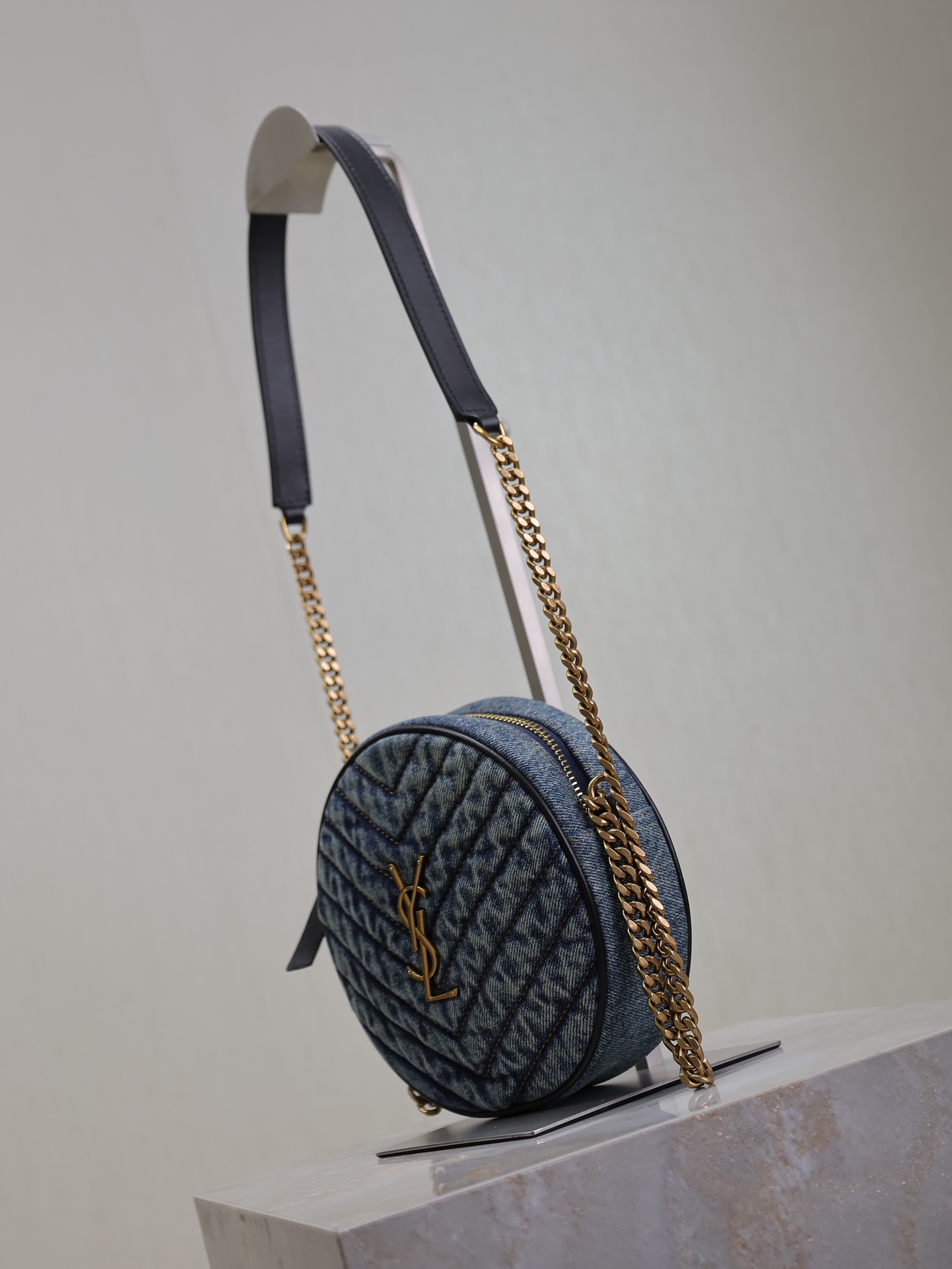 [TOP] Yves Saint Laurent YSL VINYLE Bag 17×17×5.5cm  - Blue