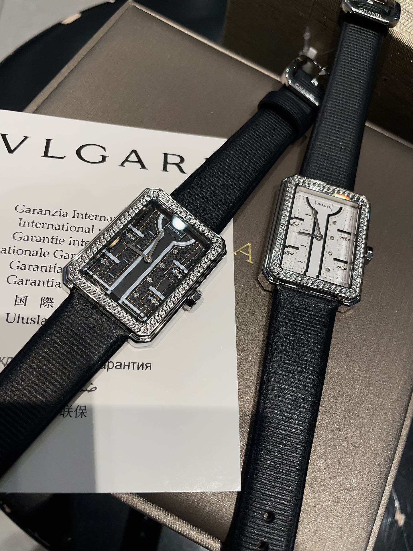 [TOP] CHANEL BOY•FRIEND Ladies Watch 34.6*26.7mm - 2 Colors