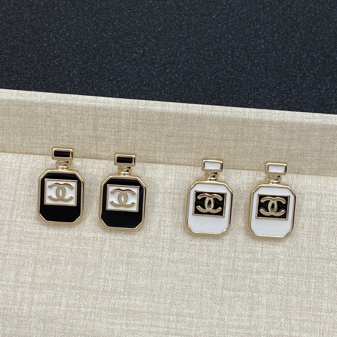 [TOP] CHANEL Earrings - 2 Colors
