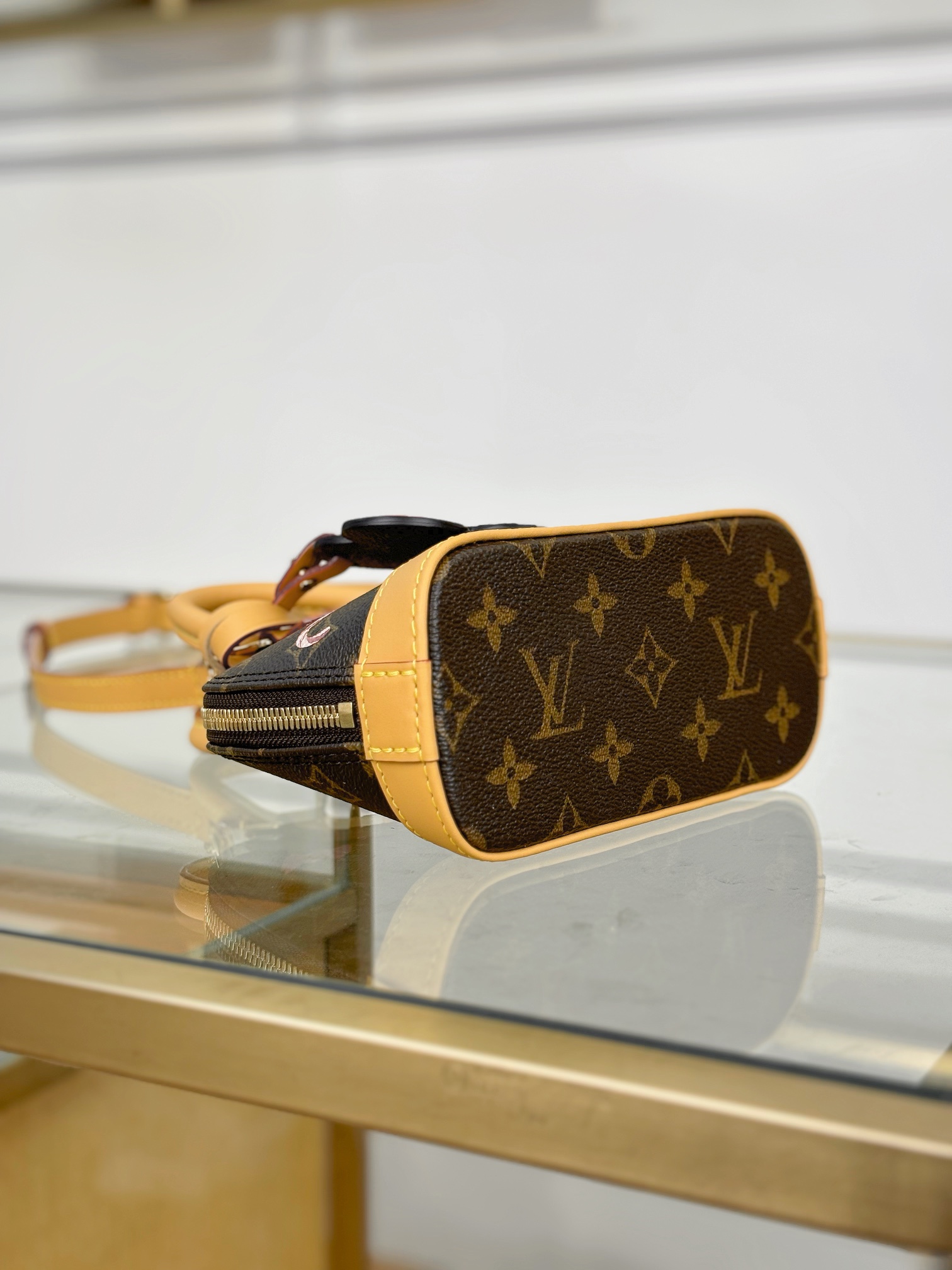 [TOP] Louis Vuitton LV Christmas Limited NANO ALMA Bag 18x12x8cm - Brown