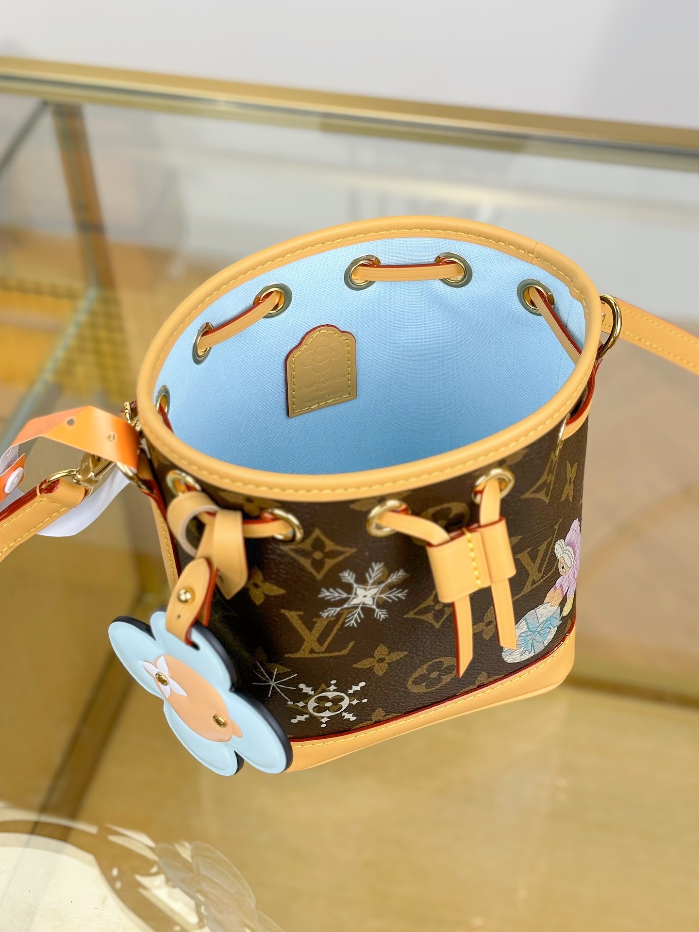 [TOP] Louis Vuitton LV NANO NOÉ Bag Monogram  16x13x10cm - Brown