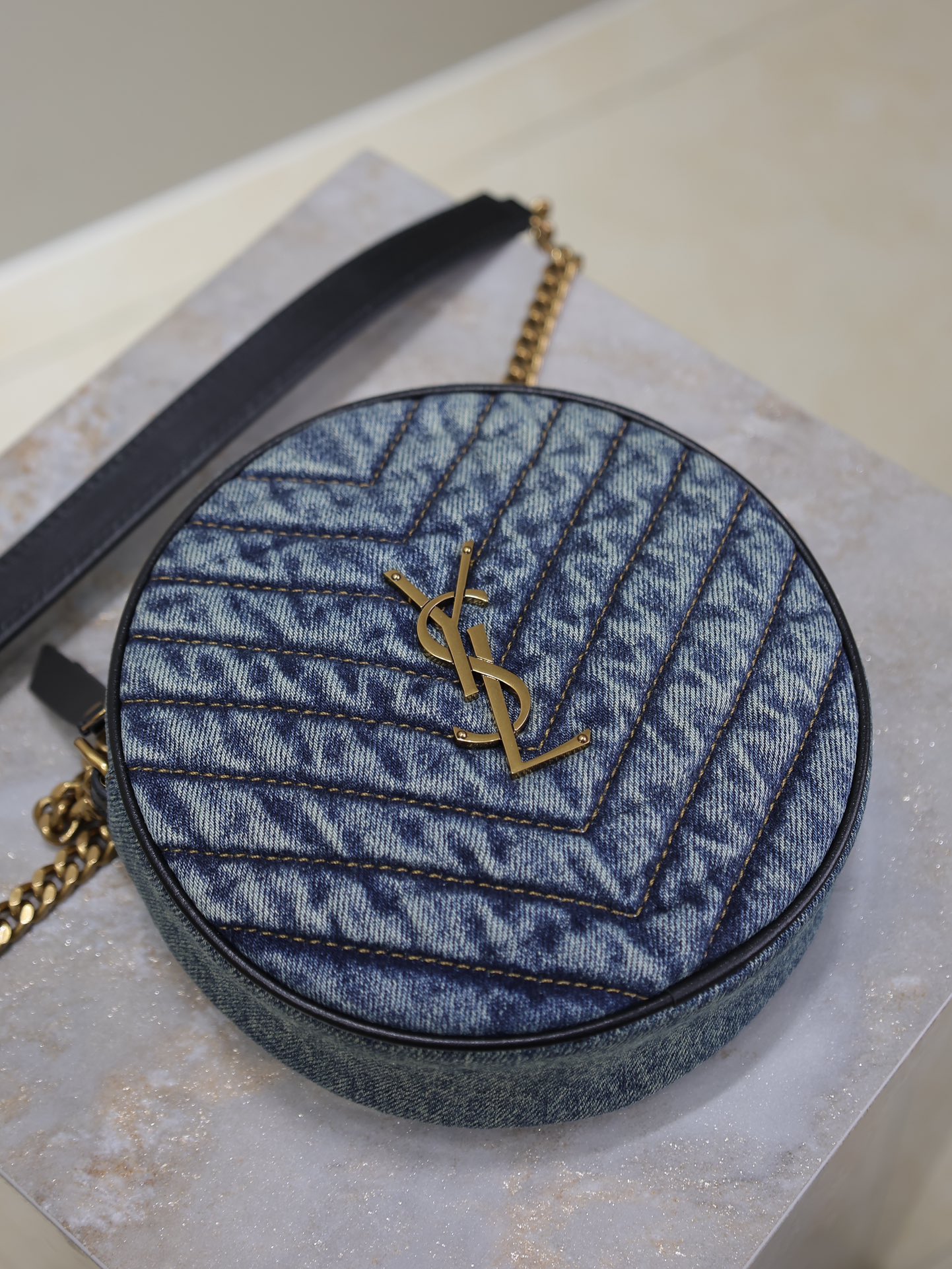[TOP] Yves Saint Laurent YSL VINYLE Bag 17×17×5.5cm  - Blue