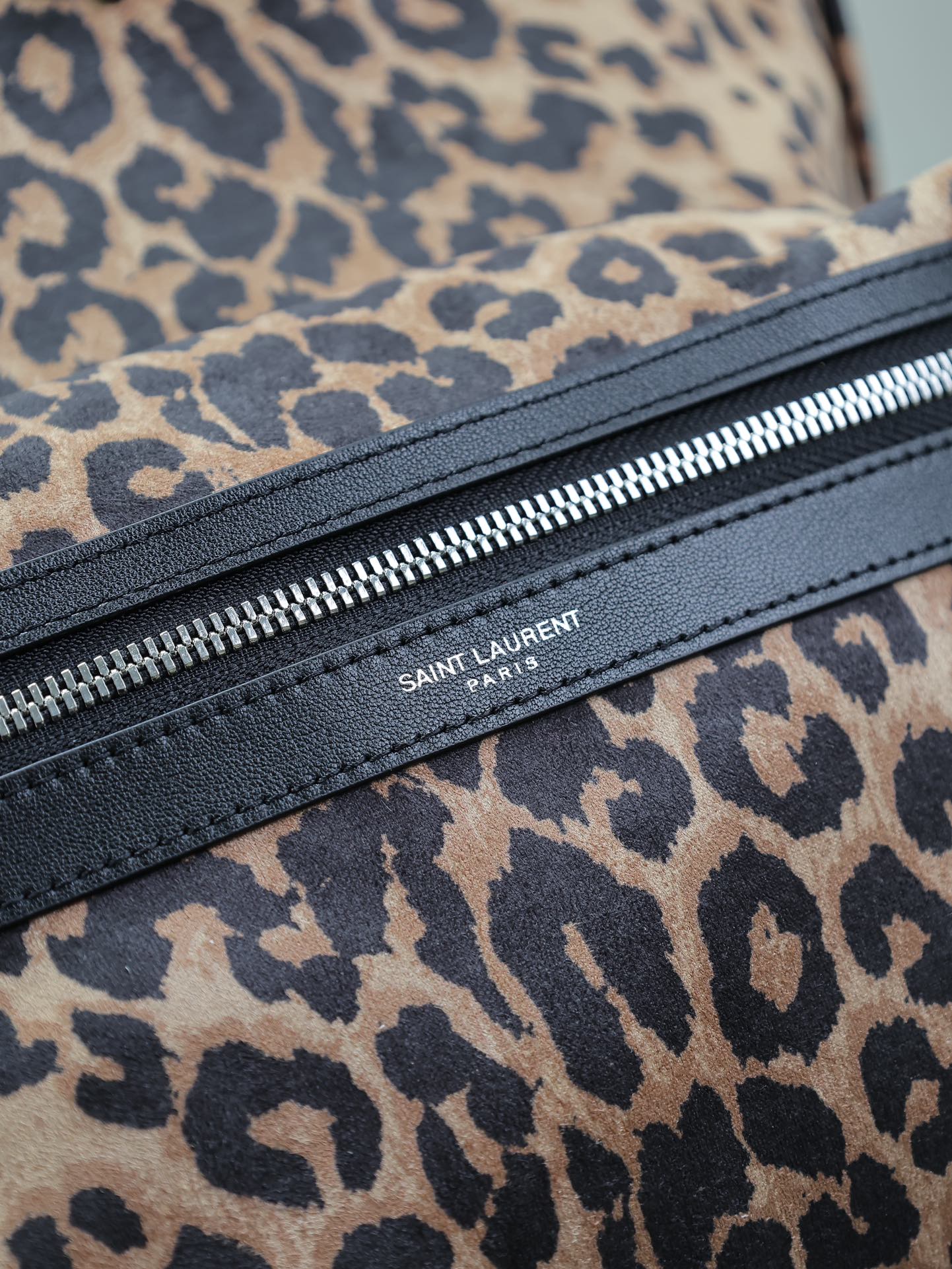 [TOP] Yves Saint Laurent YSL Leopard Backpack 30x38x17cm - Brown