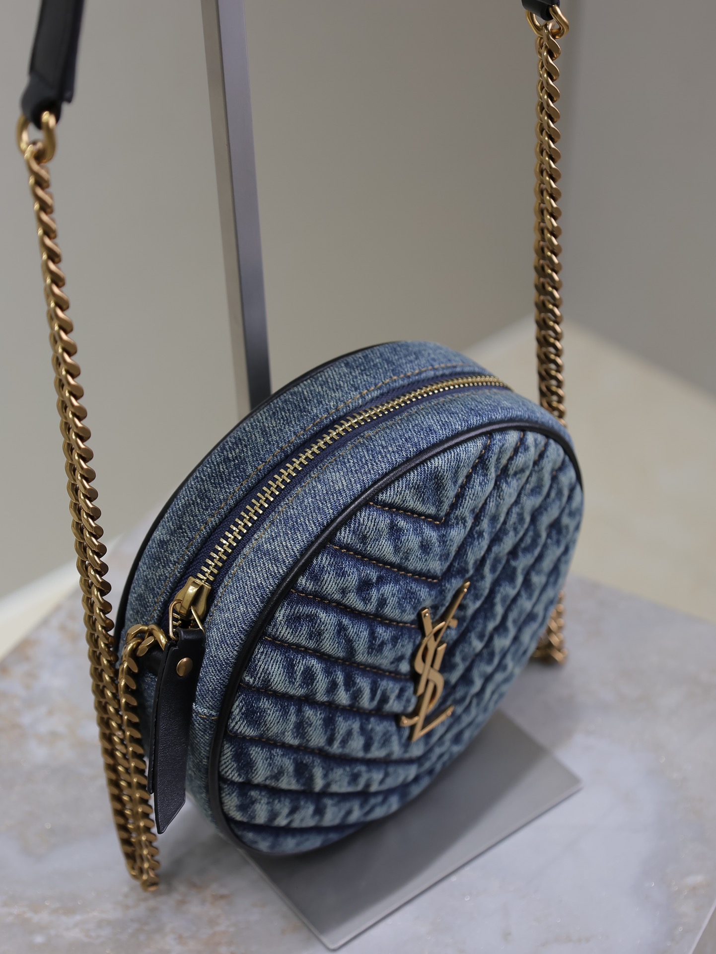 [TOP] Yves Saint Laurent YSL VINYLE Bag 17×17×5.5cm  - Blue