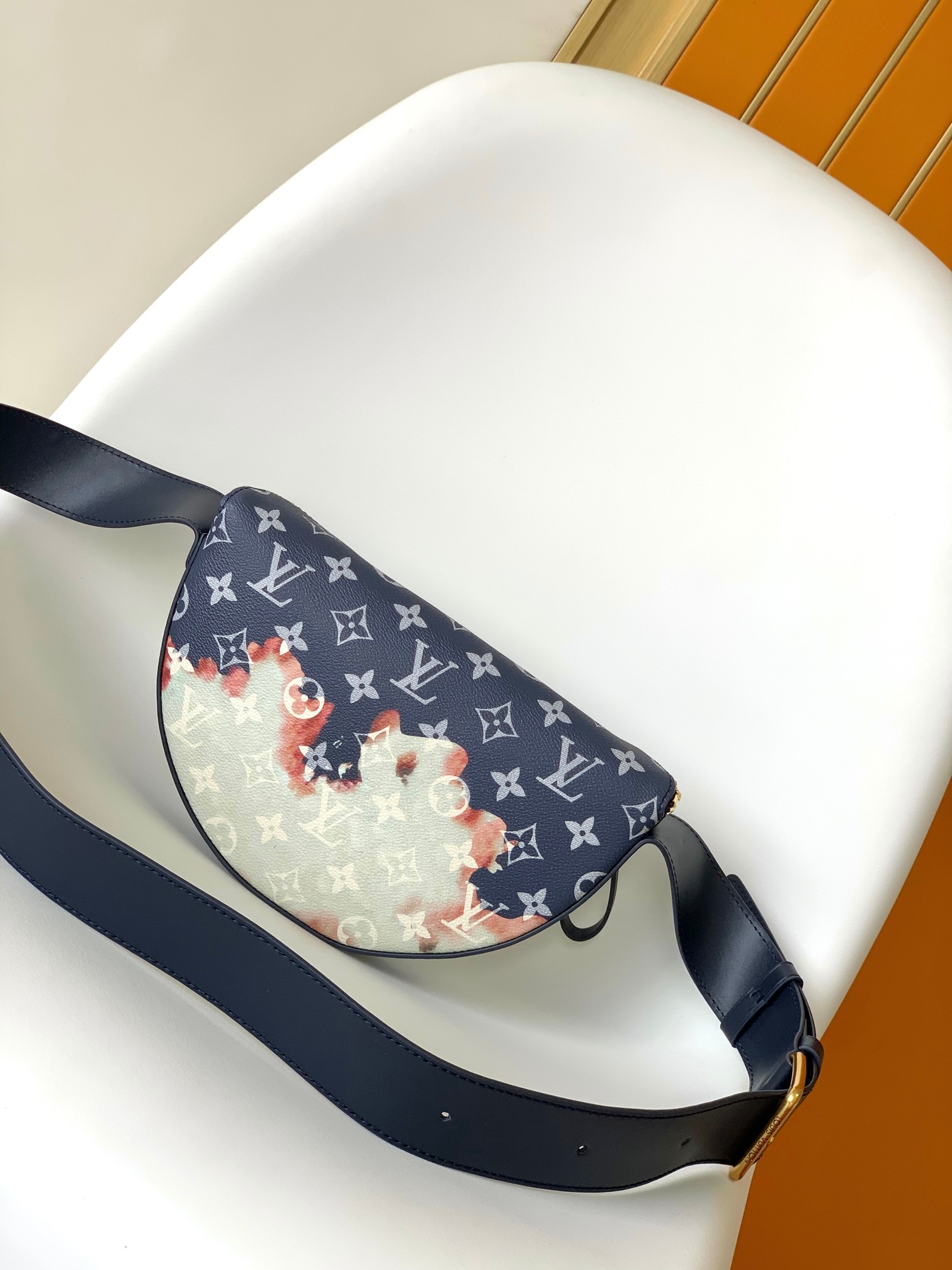 [TOP] Louis Vuitton LV Moon Crossbody  Bag 24.5 x 16.0 x 4.5 CM- Blue