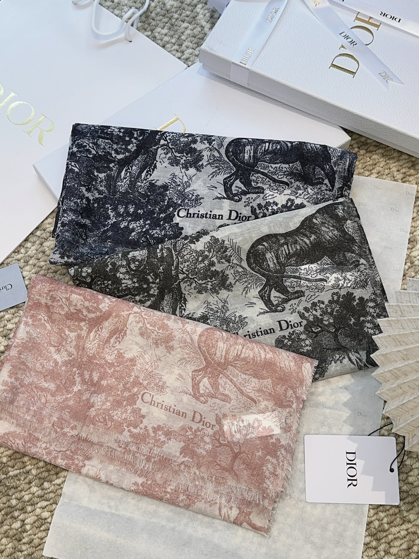 [TOP] Christian Dior Scarf 140*180cm - 3 Colors